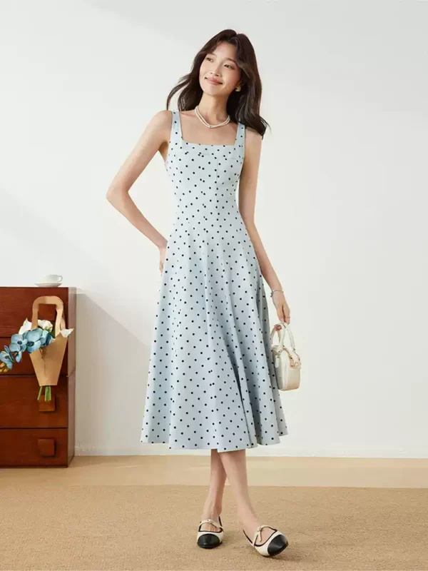 O1CN010HyP1y1LISVx0nIes_2983371276.jpg_q50.jpg_.webp IEF/爱依服连衣裙2026夏季新款法式气质感复古波点方领吊带长裙