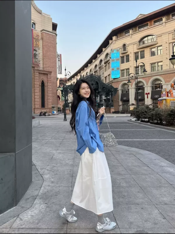 O1CN013Rs2b81nGuPjfVJWK_2261115063.jpg_q50.jpg_.webp 夏季减龄穿搭一整套2026新款巨好看防晒衬衫出游松弛感裙子三件套