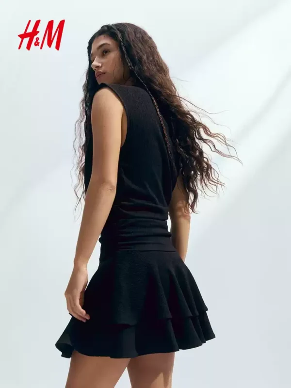 O1CN015XJL0s1UUDDgHs2k3-3676232520.jpg_q50.jpg_.webp HM女装连衣裙2026夏季新款收腰法式无袖皱感蛋糕连身裙1337691
