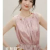 红袖国风连衣裙2026夏季新款女装暗纹提花系带串珠压褶圆领无袖裙
