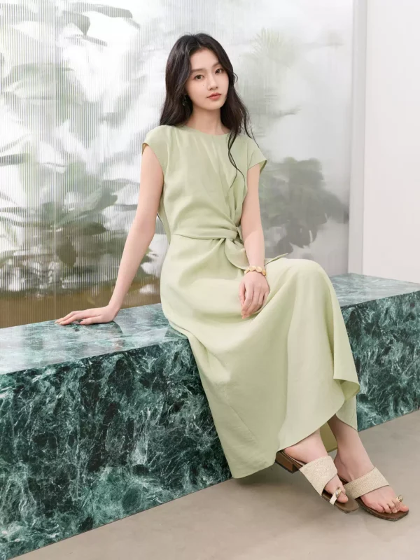 O1CN018JpL5r1tJYOV2JDMB_745475881.jpg_q50.jpg_.webp 三彩2026夏季新款浅绿色短袖连衣裙圆领绑带收腰A字长裙简约女S