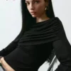 O1CN01Borqbd1UUDCLQzVIF-3676232520.jpg_q50.jpg_.webp HM女装T恤春季长袖设计感时尚内搭设计感修身垂褶粘纤上衣1320233