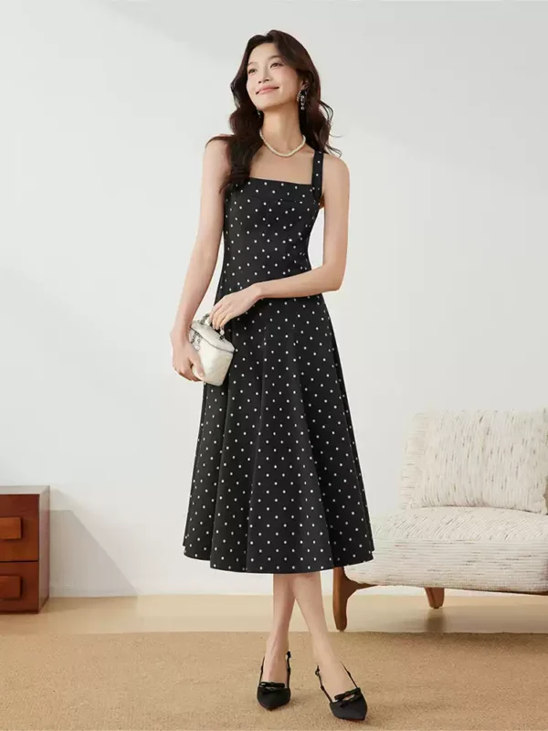 O1CN01CuBdtc1LISVwPvITI_2983371276.jpg_q50.jpg_.webp IEF/爱依服连衣裙2026夏季新款法式气质感复古波点方领吊带长裙