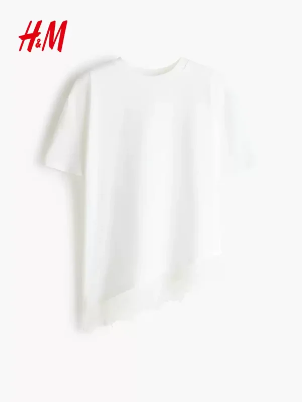 O1CN01EKwXeQ1UUDDtTiYh5-3676232520.jpg_q50.jpg_.webp HM女装T恤2026夏季新款休闲时尚气质不对称蕾丝边T恤1342556
