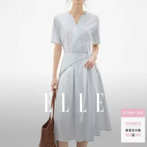 ELLE法式高级感条纹v领连衣裙女2026夏季新款通勤独特a字身长裙子
