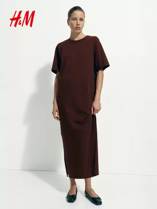 O1CN01H4aSK61UUDDoGRh1b-3676232520.jpg_q50.jpg_.webp HM女装连衣裙夏季T恤式条纹圆领宽松慵懒休闲家居连衣长裙1331397