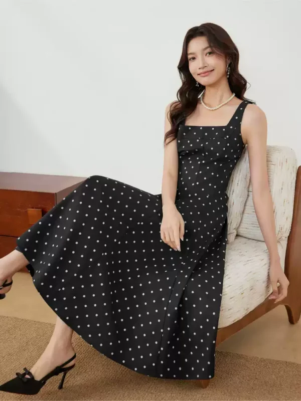 O1CN01HjTYMP1LISVx0nZIV_2983371276.jpg_q50.jpg_.webp IEF/爱依服连衣裙2026夏季新款法式气质感复古波点方领吊带长裙