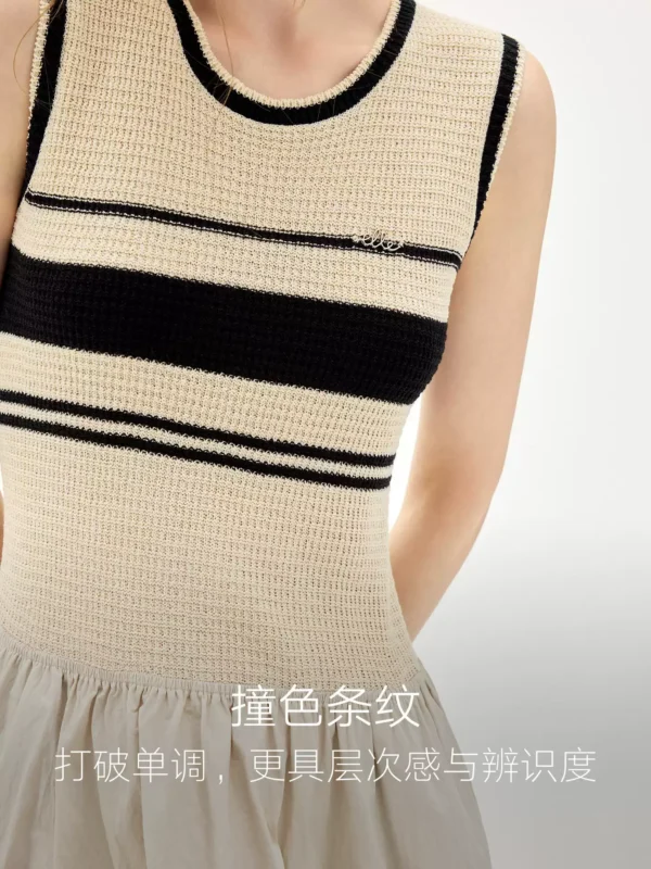 O1CN01JBP0nQ22Xb5L5PxD6-2209697117130.jpg_q50.jpg_.webp 【莫瑞花园】ELLE针织条纹连衣裙女装2026夏新款优雅a字背心裙子