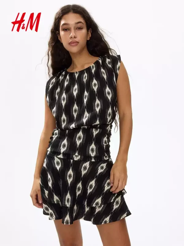 O1CN01NkMrmz1UUDDfnjnLb-3676232520.jpg_q50.jpg_.webp HM女装连衣裙2026夏季新款收腰法式无袖皱感蛋糕连身裙1337691