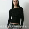 O1CN01QpEEG91UUDDVGHAinlivephoto_3676232520.jpg_q50.jpg_.webp HM女装T恤春季长袖设计感时尚内搭设计感修身垂褶粘纤上衣1320233