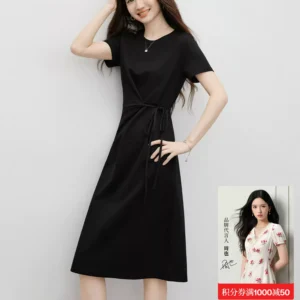 O1CN01S6jDHb2DLeX7O4nqW_4611686018427387649-0-item_pic.jpg_q50.jpg_.webp 周也代言红袖独特超好看的连衣裙2026夏季新款女装圆领显瘦小黑裙