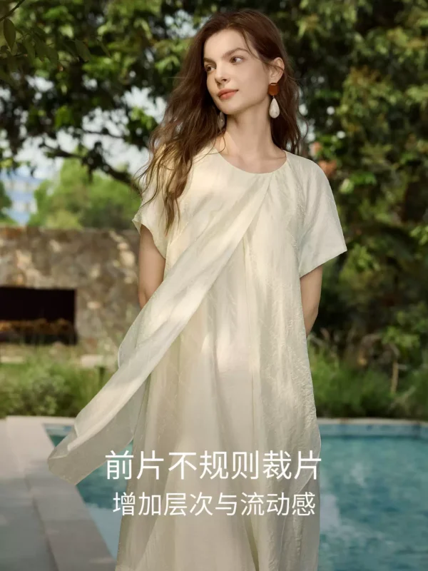 O1CN01UiwSRP22Xb5UD0WlO-2209697117130.jpg_q50.jpg_.webp ELLE莱赛尔酸奶油天丝连衣裙女2026夏新款荷叶边不规则a字长裙子