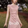 O1CN01WZnpPv2JbZzppX46x_3906869440.jpg_q50.jpg_.webp it b+ab法式连衣裙女褶皱收腰简约高级感2026夏季漂亮短款小裙子