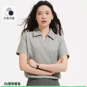 O1CN01awymDQ1RqFQsYRr13_106852162.jpg_q50.jpg_.webp 热风女士V领POLO衫短袖T恤上衣2026年夏季新款灰色基础POLO短T恤