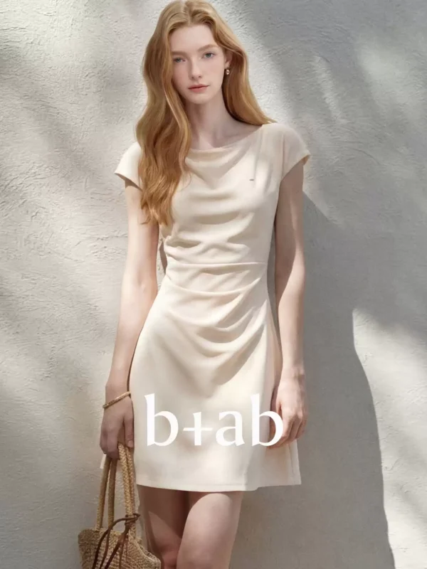 O1CN01bvsIk32JbZzbwGAeM_3906869440.jpg_q50.jpg_.webp it b+ab法式连衣裙女褶皱收腰简约高级感2026夏季漂亮短款小裙子