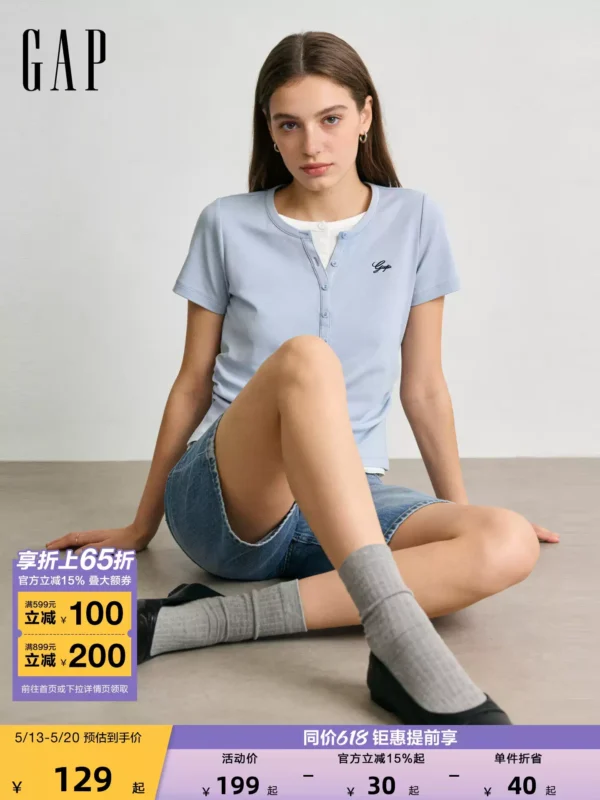 O1CN01djQQKH1RtSCs4PKLD-669642169.jpg_q50.jpg_.webp 【成毅代言】Gap女装2026夏季新款刺绣假两件亨利领短袖T恤858945