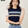O1CN01kDklYF20fisBtSB2B_775836877.jpg_q50.jpg_.webp it :CHOCOOLATE 撞色条纹拼接短袖T恤女夏宽松显瘦通勤上衣针织衫
