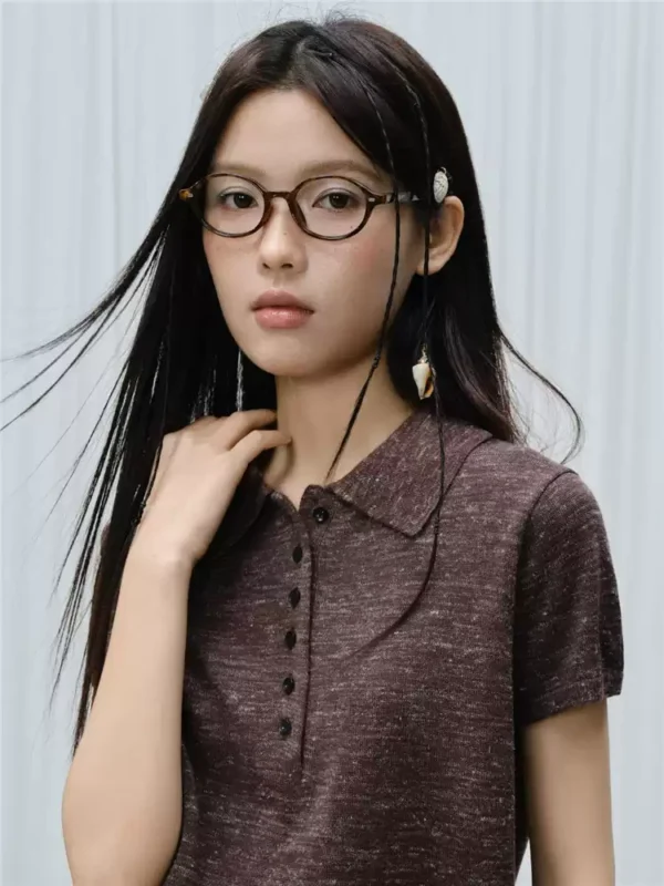 O1CN01l8xasV2BTJve6v3u6_94008339.jpg_q50.jpg_.webp 设计师款佐丹奴夏季亚麻肌理感翻领短款短袖POLO针织衫女18356307