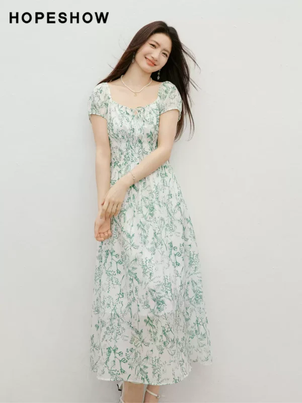 O1CN01nfceBV2DLeWfqoSqg_708558593.jpg_q50.jpg_.webp 周也代言红袖气质感连衣裙2026夏季新款女装度假风撞色串珠碎花裙
