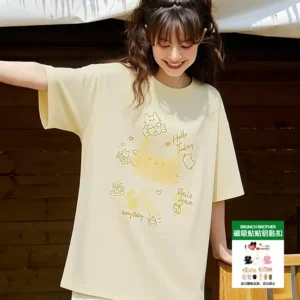 O1CN01pH6agq1LUMoiLPyBk_397341302.jpg_q50.jpg_.webp 森马短袖T恤女夏季中长款宽松卡通印花2026新款慵懒可爱小众上衣
