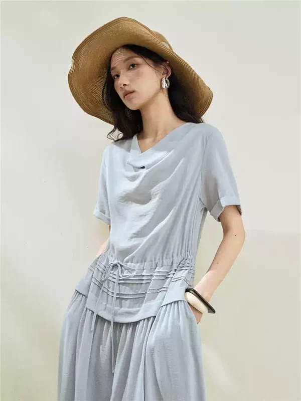 O1CN01pafkeR2BTJvSbhg73_94008339.jpg_q50.jpg_.webp 设计师款佐丹奴短袖裙子女假两件荡领压褶绑带收腰连衣裙18466509