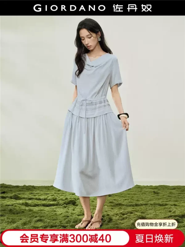 O1CN01pltYA02BTJvqvvXWV_94008339-0-picasso.jpg_q50.jpg_.webp 设计师款佐丹奴短袖裙子女假两件荡领压褶绑带收腰连衣裙18466509