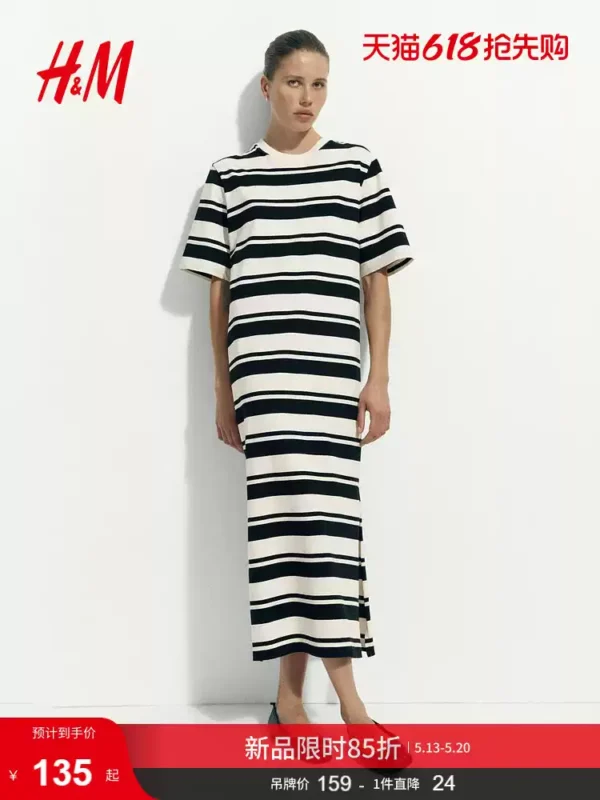 O1CN01sCg9we1UUDDxHo6NV_4611686018427386696-0-item_pic.jpg_q50.jpg_.webp HM女装连衣裙夏季T恤式条纹圆领宽松慵懒休闲家居连衣长裙1331397