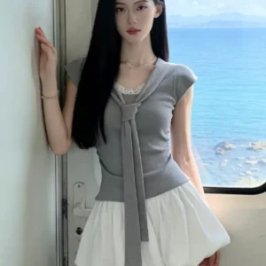 O1CN01vZvrqF1nGuPf4NK9S_4611686018427379895-0-item_pic.jpg_q50.jpg_.webp 夏天穿搭一整套2026巨好看韩系小个子漂亮减龄花苞短裙套装两件套